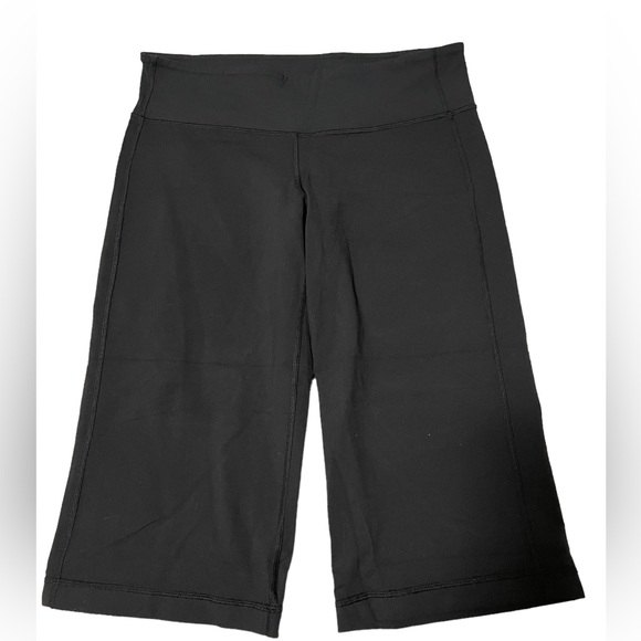 Lululemon Capris - Picture 1 of 2